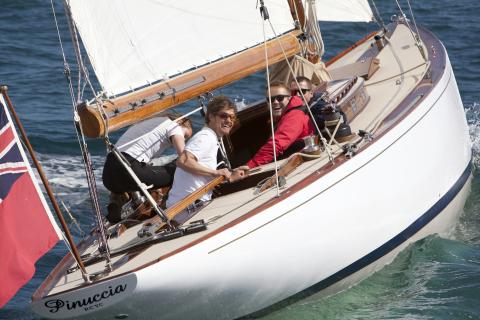 Pinuccia bringing joy to the sailors